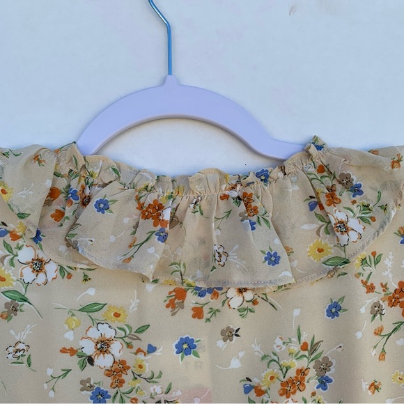 ASTR The Label Flutter Sleeve Cream Yellow Floral Smocked Top Women Size Small - Picture 9 of 16